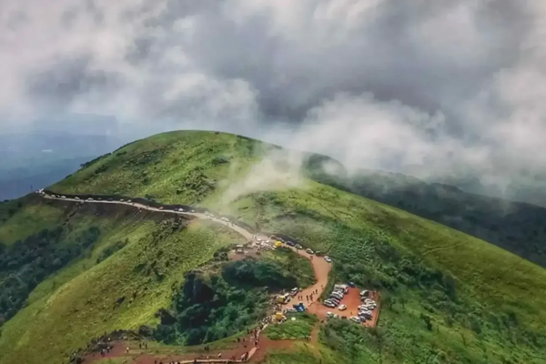 Mullaiyangiri Peak